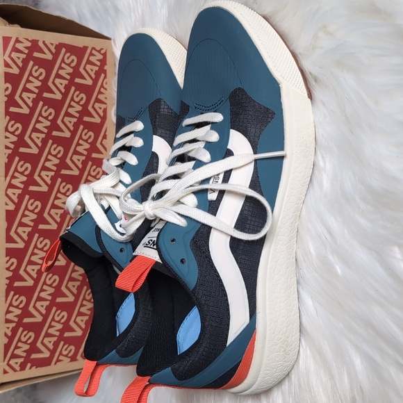 Vans X UltraRange Exo - Picture 2 of 8